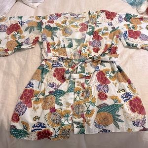 Roller rabbit robe short sleeve with bright fun pattern